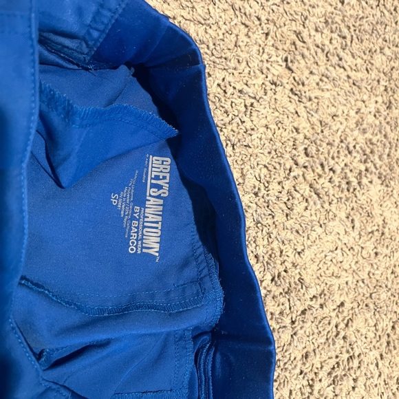 Cobalt Grey’s Anatomy Srubs by Barco Srubs. Small top and small/petite pants - Picture 5 of 5